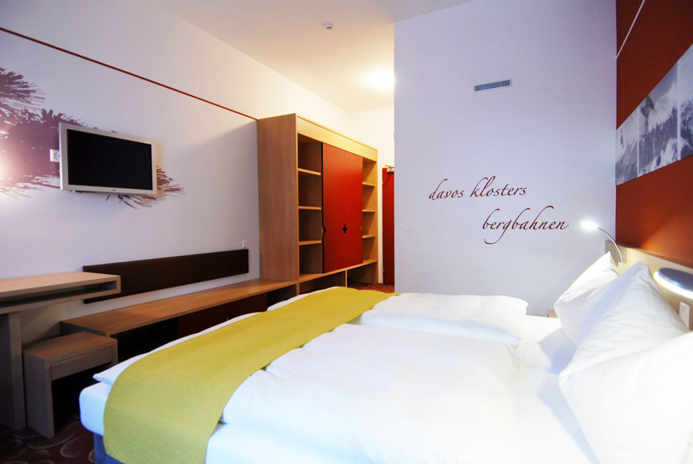 Hotel Ochsen 2 By Mountain Hotels Davos Bagian luar foto